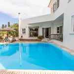 Pensionat 4 Bedrooms Near