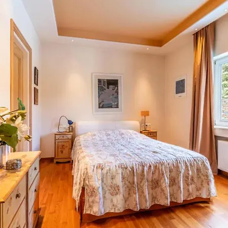 4 Bedrooms Near *